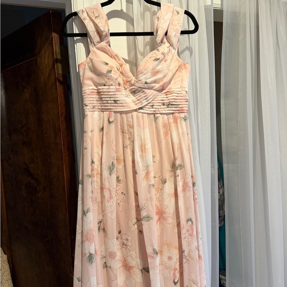 Lulu’s ‘Make Me Move’ Floral Maxi Dress - Picture 2 of 5